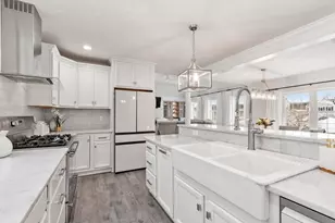 103 Keeneland Cir, Leominster, MA 01453 - Photo 12