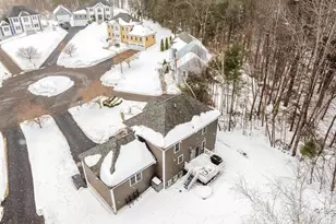 103 Keeneland Cir, Leominster, MA 01453 - Photo 2