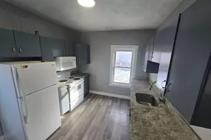 351 Tecumseh St, Fall River, MA 02721 - Photo 12