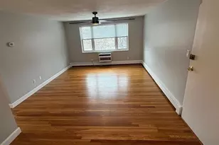 21 Warren, Waltham, MA 02453 - Photo 2