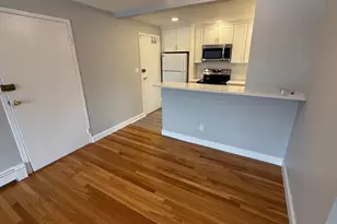 21 Warren, Waltham, MA 02453 - Photo 4