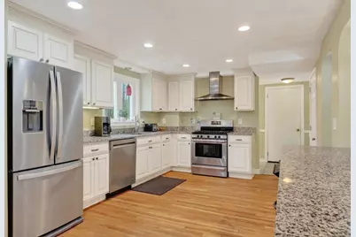 21 Fairbanks Rd, Chelmsford, MA 01824 - Photo 2