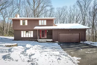 49 Glasgow Dr, Russell, MA 01071 - Photo 1