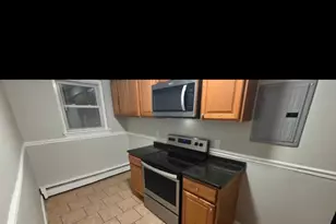 77 Green St, Lynn, MA 01902 - Photo 2