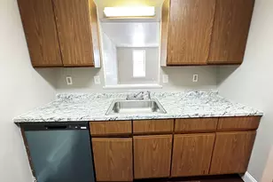 174 High St, Holyoke, MA 01040 - Photo 4