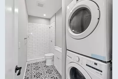 921-923 E Broadway #2, Boston, MA 02127 - Photo 8