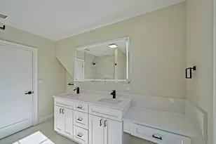 1905 River St, Boston, MA 02136 - Photo 18