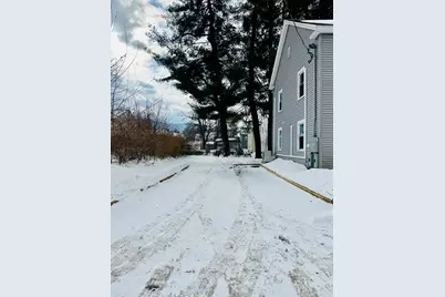 6 Oakdale Pl #1, Easthampton, MA 01027 - Photo 4