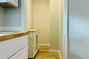 8 Oakdale Pl, Easthampton, MA 01027 - Photo 10