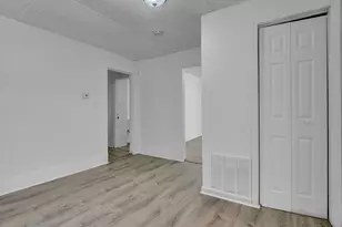 1397 Worcester St, Springfield, MA 01151 - Photo 6