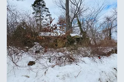 19 Mohawk Ave, Freetown, MA 02717 - Photo 2