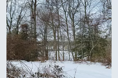 19 Mohawk Ave, Freetown, MA 02717 - Photo 6