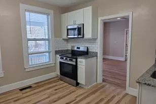 184 King St, Springfield, MA 01109 - Photo 2