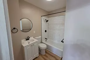 184 King St, Springfield, MA 01109 - Photo 16