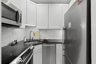 102 Charles St, Boston, MA 02114 - Photo 14