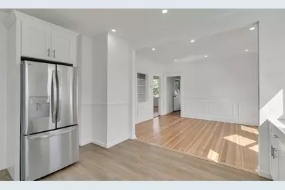 25 Magoun St #3, Cambridge, MA 02140 - Photo 6