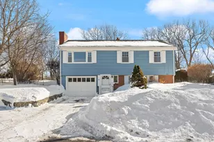38 Ledgemont Ln, Lynn, MA 01904 - Photo 2