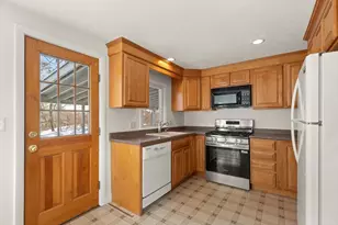 38 Ledgemont Ln, Lynn, MA 01904 - Photo 12