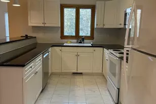 102 Jarvis Cir, Needham, MA 02492 - Photo 8