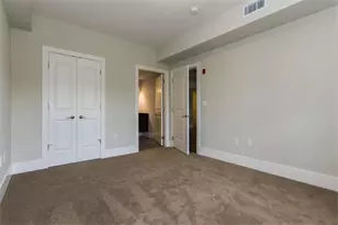 10 St George St, Boston, MA 02118 - Photo 10