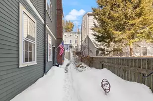 26 Summer St, Marblehead, MA 01945 - Photo 26