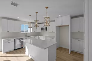 25 Lebanon St, Fall River, MA 02723 - Photo 6