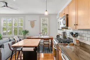 432 Norfolk St, Somerville, MA 02143 - Photo 2