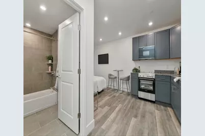 585 Essex St #327, Lynn, MA 01901 - Photo 6