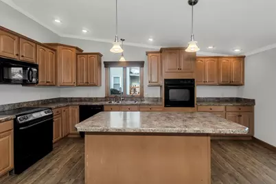 18 Noble St, Westfield, MA 01085 - Photo 4