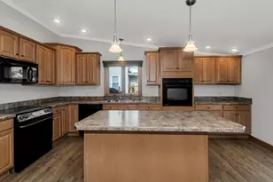 18 Noble St, Westfield, MA 01085 - Photo 4