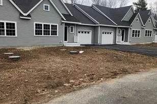 32 Four Seasons Dr, Hampstead, NH 03841 - Photo 2