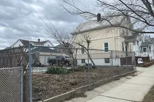 210 Clifford St, New Bedford, MA 02745 - Photo 4