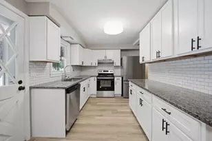 69 E Palmer Park Dr, Palmer, MA 01069 - Photo 6