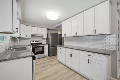 69 E Palmer Park Dr, Palmer, MA 01069 - Photo 4