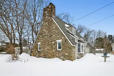 13 Harwood St, Oxford, MA 01540 - Photo 2