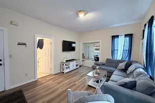 7 Cottage St, Worcester, MA 01609 - Photo 2