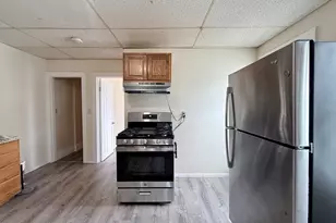 7 Cottage St, Worcester, MA 01609 - Photo 6