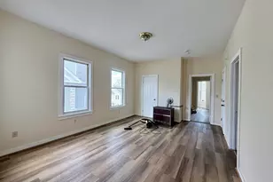 7 Cottage St, Worcester, MA 01609 - Photo 1