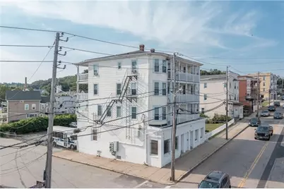 60 Rathbun St, Woonsocket, RI 02895 - Photo 4