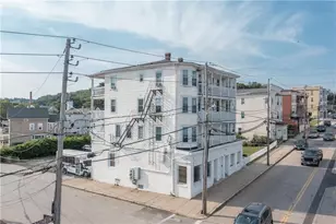 60 Rathbun St, Woonsocket, RI 02895 - Photo 4