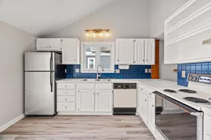 215 Merrimac St, Newburyport, MA 01950 - Photo 18