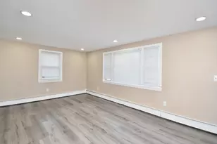 85 Orchard St, Chicopee, MA 01013 - Photo 10