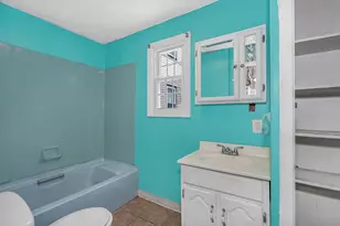 85 Kinsman St, Lowell, MA 01852 - Photo 8