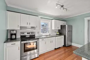 46 Maplewood St, Watertown, MA 02472 - Photo 4