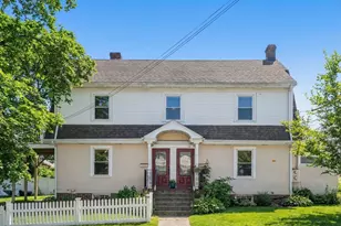 46 Maplewood St, Watertown, MA 02472 - Photo 16