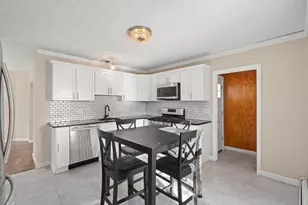 118 W 6th St, Lowell, MA 01850 - Photo 12