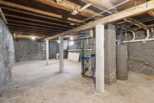 118 W 6th St, Lowell, MA 01850 - Photo 34