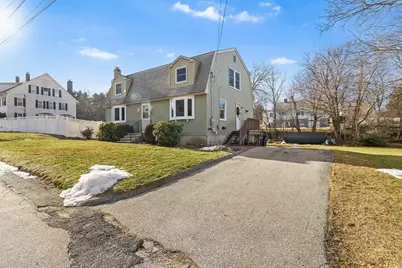 28 Armory Ln, Southbridge, MA 01550 - Photo 2