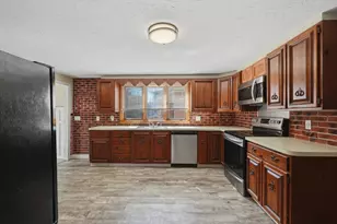 586 Franklin St, Worcester, MA 01604 - Photo 4