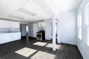 30 Chestnut St, Fitchburg, MA 01420 - Photo 2